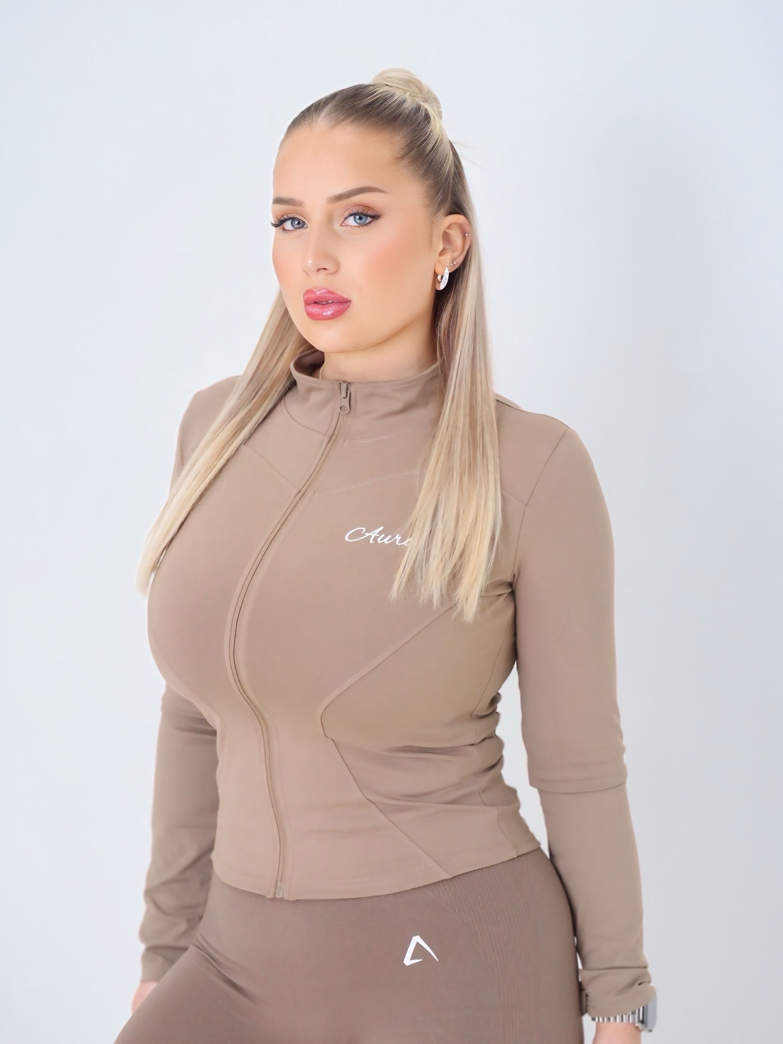 AURA Zip UP